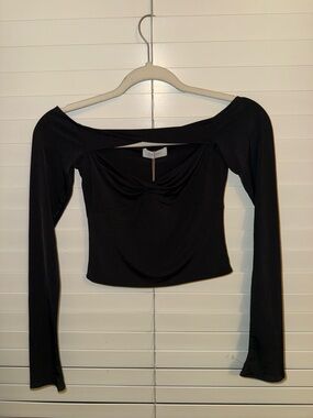 Meshki Black Off-Shoulder Long Sleeve Crop Top